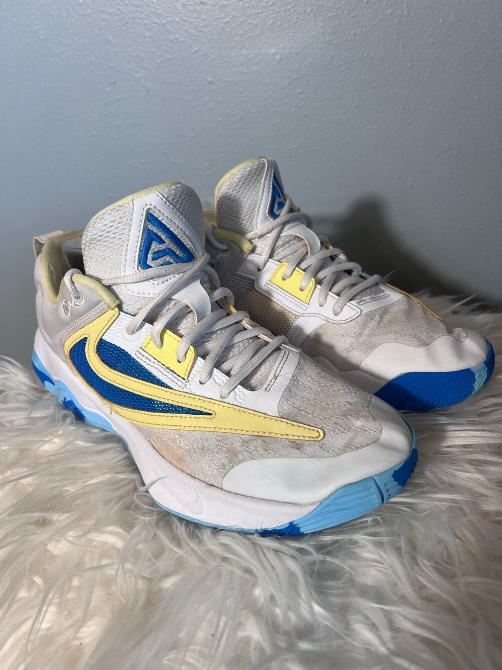 Nike Giannis Immortality 3 White Light Photo Blue Sz 8 M 9.5 W DZ7533 101 Shoe